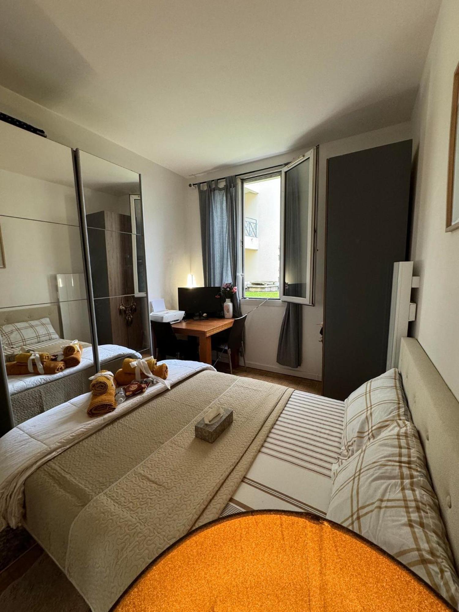 Near Castle Of Versailles Cozy Room With Breakfast And Parking Zewnętrze zdjęcie